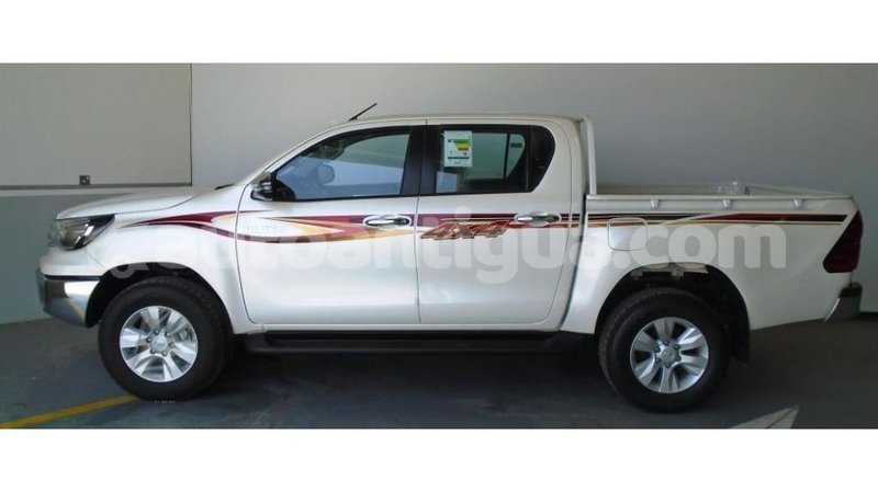 Big with watermark toyota hilux antigua import dubai 1357