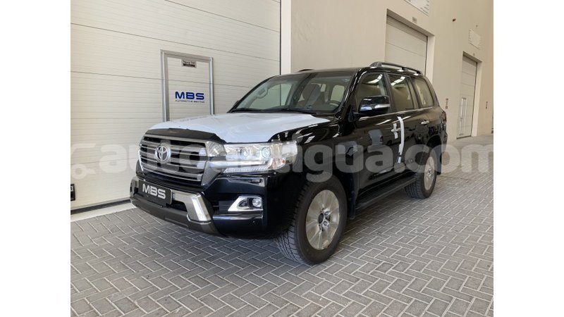 Big with watermark toyota land cruiser antigua import dubai 1367