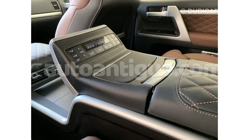 Big with watermark toyota land cruiser antigua import dubai 1367