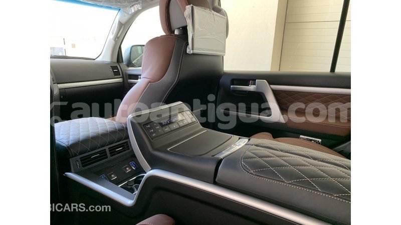Big with watermark toyota land cruiser antigua import dubai 1367