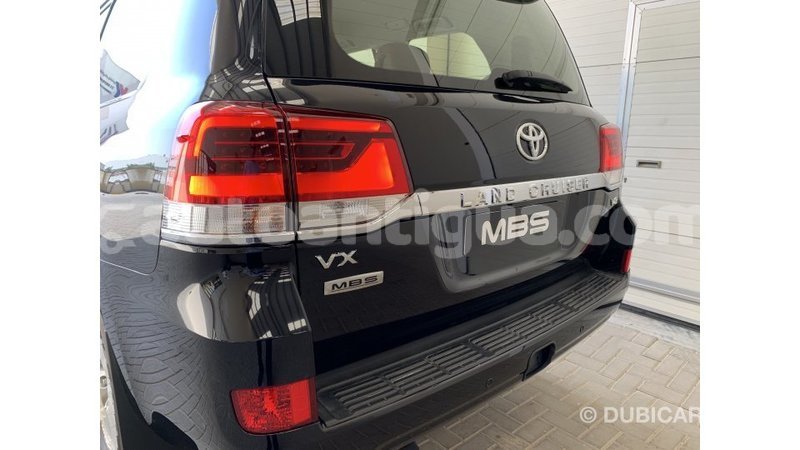 Big with watermark toyota land cruiser antigua import dubai 1367