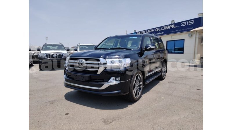Big with watermark toyota land cruiser antigua import dubai 1376