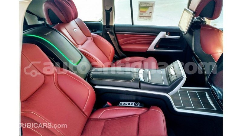 Big with watermark toyota land cruiser antigua import dubai 1376
