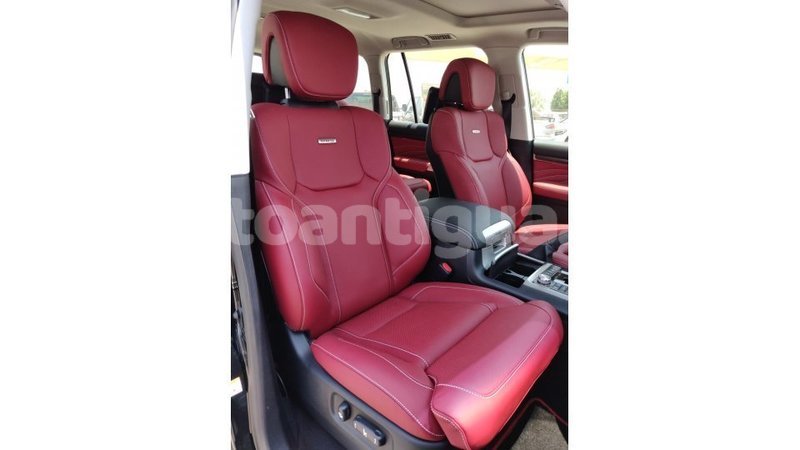 Big with watermark toyota land cruiser antigua import dubai 1376