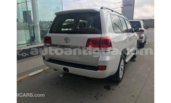 Buy Import Toyota Land Cruiser White Car in Import - Dubai in Antigua Buy Import Toyota Land Cruiser White Car in Import - Dubai in Antigua