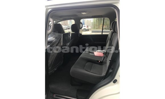 Buy Import Toyota Land Cruiser White Car in Import - Dubai in Antigua Buy Import Toyota Land Cruiser White Car in Import - Dubai in Antigua
