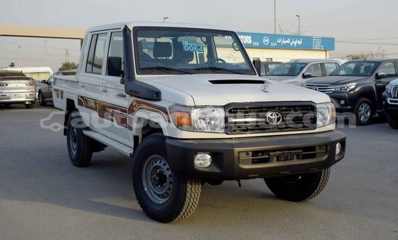 Buy Import Toyota Land Cruiser White Car in Import - Dubai in Antigua Buy Import Toyota Land Cruiser White Car in Import - Dubai in Antigua