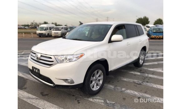Buy Import Toyota Highlander White Car in Import - Dubai in Antigua Buy Import Toyota Highlander White Car in Import - Dubai in Antigua
