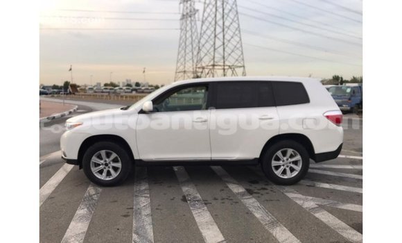 Buy Import Toyota Highlander White Car in Import - Dubai in Antigua Buy Import Toyota Highlander White Car in Import - Dubai in Antigua