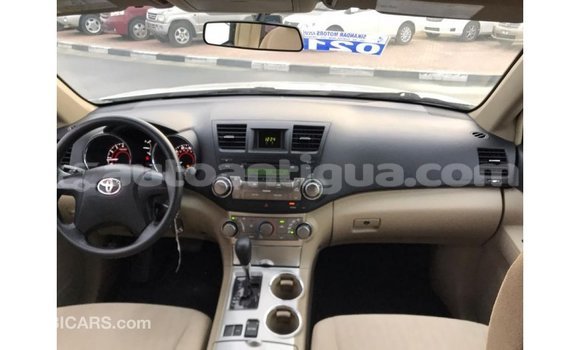 Buy Import Toyota Highlander White Car in Import - Dubai in Antigua Buy Import Toyota Highlander White Car in Import - Dubai in Antigua
