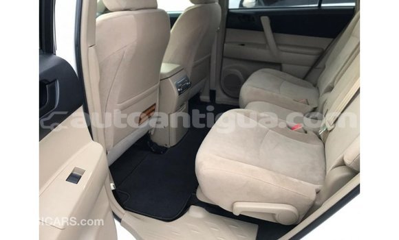 Buy Import Toyota Highlander White Car in Import - Dubai in Antigua Buy Import Toyota Highlander White Car in Import - Dubai in Antigua