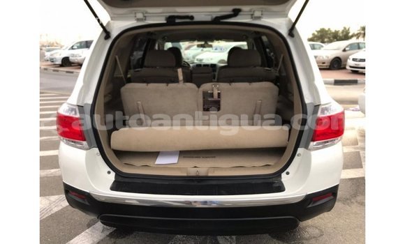 Buy Import Toyota Highlander White Car in Import - Dubai in Antigua Buy Import Toyota Highlander White Car in Import - Dubai in Antigua