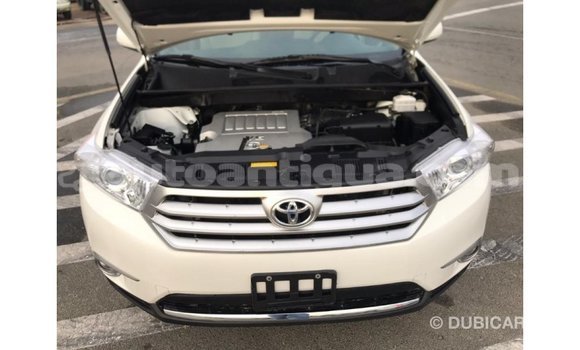 Buy Import Toyota Highlander White Car in Import - Dubai in Antigua Buy Import Toyota Highlander White Car in Import - Dubai in Antigua