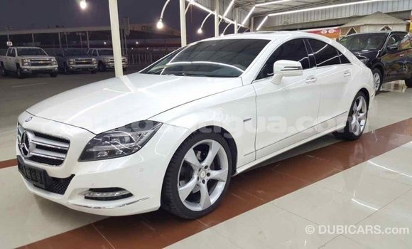 Buy Import Mercedes-Benz 190 (W201) White Car in Import - Dubai in Antigua Buy Import Mercedes-Benz 190 (W201) White Car in Import - Dubai in Antigua