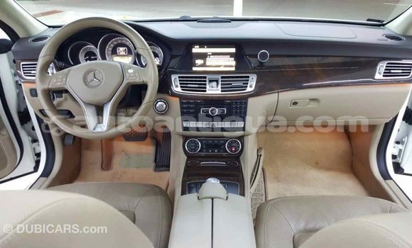 Buy Import Mercedes-Benz 190 (W201) White Car in Import - Dubai in Antigua Buy Import Mercedes-Benz 190 (W201) White Car in Import - Dubai in Antigua