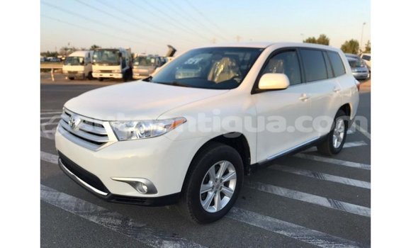 Buy Import Toyota Highlander White Car in Import - Dubai in Antigua Buy Import Toyota Highlander White Car in Import - Dubai in Antigua