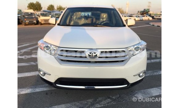 Buy Import Toyota Highlander White Car in Import - Dubai in Antigua Buy Import Toyota Highlander White Car in Import - Dubai in Antigua