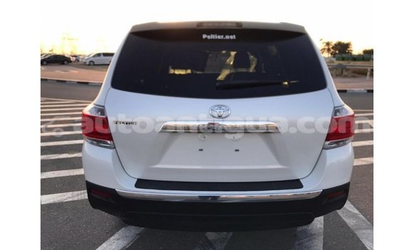 Buy Import Toyota Highlander White Car in Import - Dubai in Antigua Buy Import Toyota Highlander White Car in Import - Dubai in Antigua