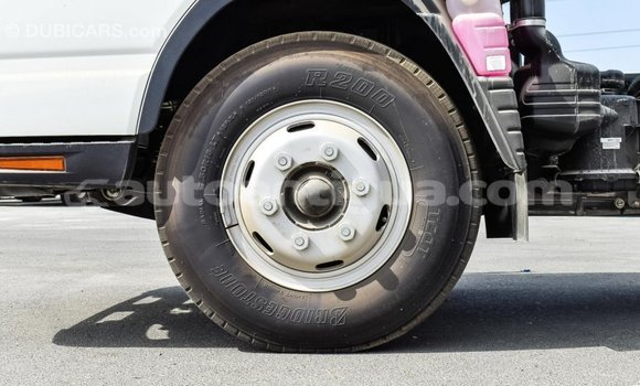 Buy Import Mitsubishi L400 White Truck in Import - Dubai in Antigua