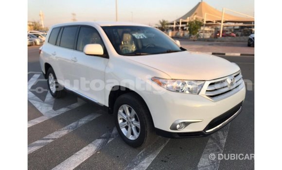 Buy Import Toyota Highlander White Car in Import - Dubai in Antigua Buy Import Toyota Highlander White Car in Import - Dubai in Antigua