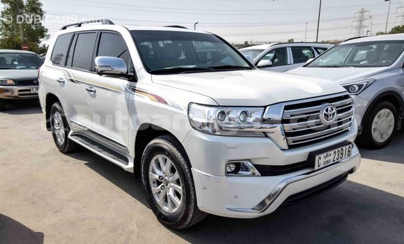 Buy Import Toyota Land Cruiser White Car in Import - Dubai in Antigua Buy Import Toyota Land Cruiser White Car in Import - Dubai in Antigua