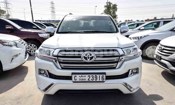 Buy Import Toyota Land Cruiser White Car in Import - Dubai in Antigua Buy Import Toyota Land Cruiser White Car in Import - Dubai in Antigua