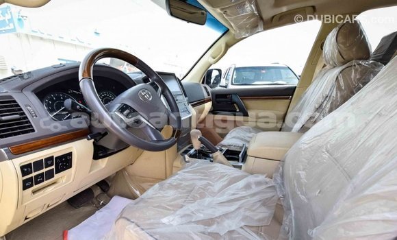 Buy Import Toyota Land Cruiser White Car in Import - Dubai in Antigua Buy Import Toyota Land Cruiser White Car in Import - Dubai in Antigua