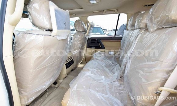 Buy Import Toyota Land Cruiser White Car in Import - Dubai in Antigua Buy Import Toyota Land Cruiser White Car in Import - Dubai in Antigua