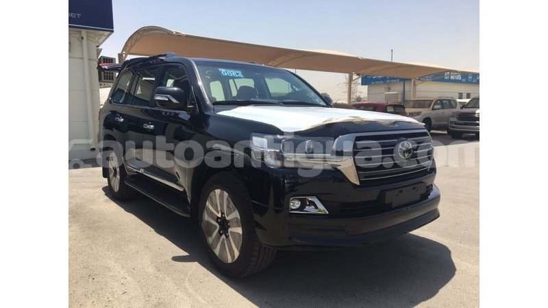Big with watermark toyota land cruiser antigua import dubai 1512