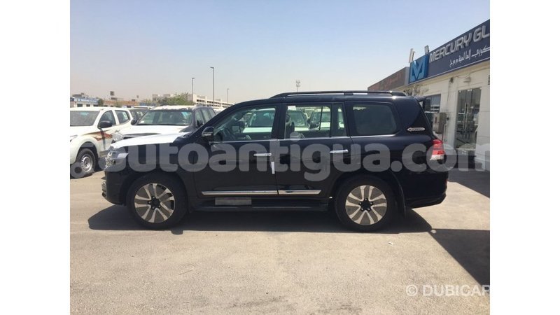 Big with watermark toyota land cruiser antigua import dubai 1512
