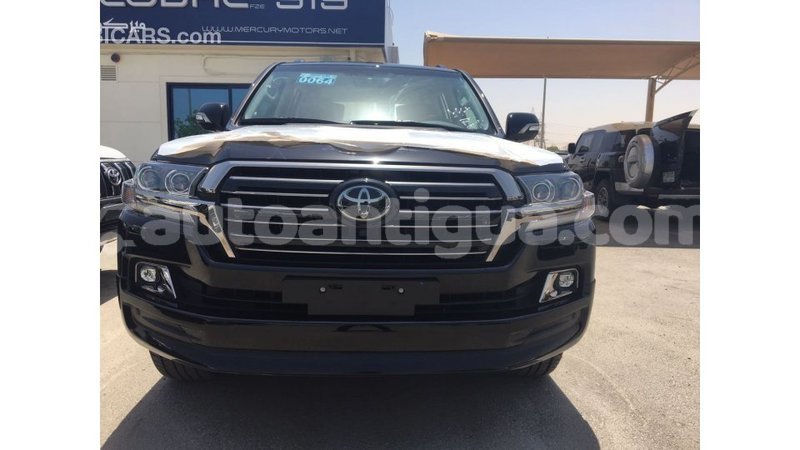 Big with watermark toyota land cruiser antigua import dubai 1512