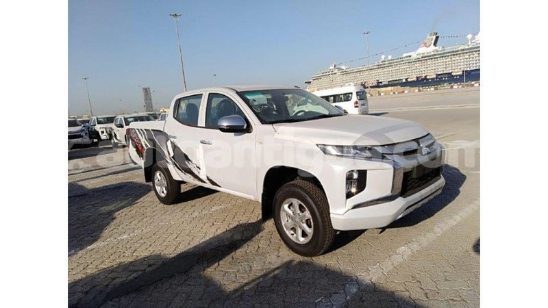Big with watermark mitsubishi l200 antigua import dubai 1523