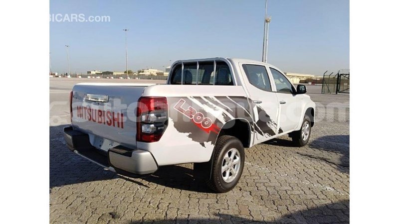 Big with watermark mitsubishi l200 antigua import dubai 1523