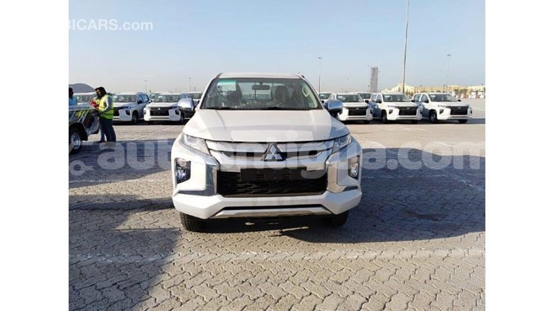 Big with watermark mitsubishi l200 antigua import dubai 1523