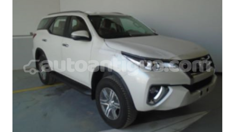 Big with watermark toyota fortuner antigua import dubai 1529