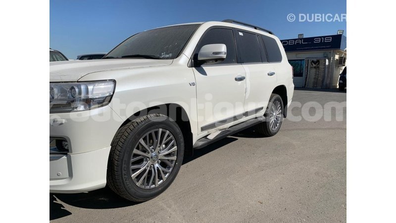 Big with watermark toyota land cruiser antigua import dubai 1532