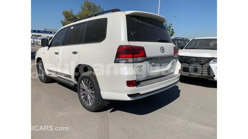 Big with watermark toyota land cruiser antigua import dubai 1532