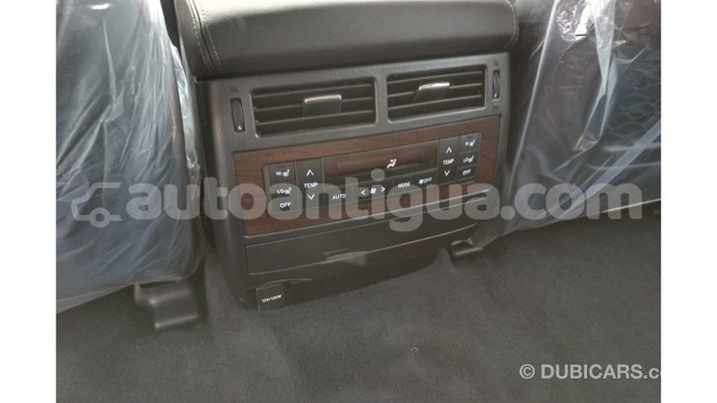 Big with watermark toyota land cruiser antigua import dubai 1533