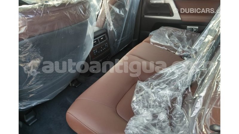 Big with watermark toyota land cruiser antigua import dubai 1533