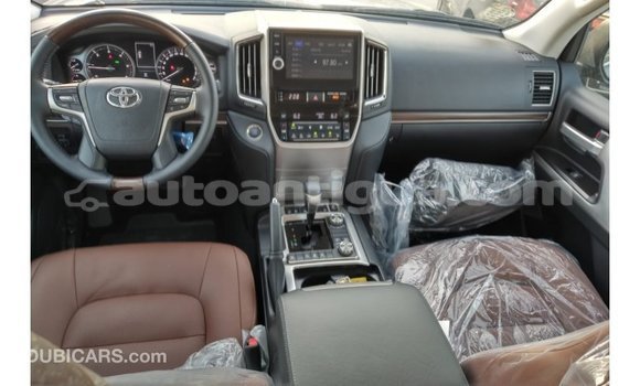 Buy Import Toyota Land Cruiser White Car in Import - Dubai in Antigua Buy Import Toyota Land Cruiser White Car in Import - Dubai in Antigua