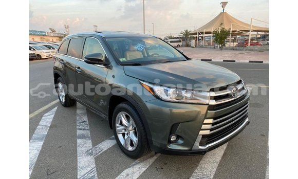 Buy Import Toyota Highlander Green Car in Import - Dubai in Antigua Buy Import Toyota Highlander Green Car in Import - Dubai in Antigua