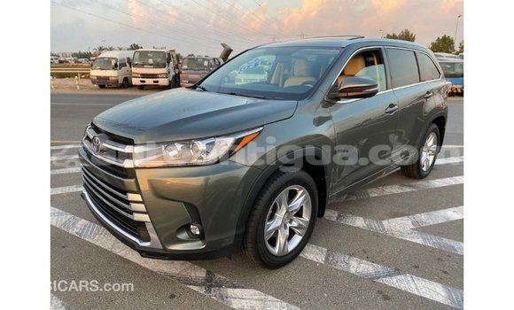 Buy Import Toyota Highlander Green Car in Import - Dubai in Antigua Buy Import Toyota Highlander Green Car in Import - Dubai in Antigua