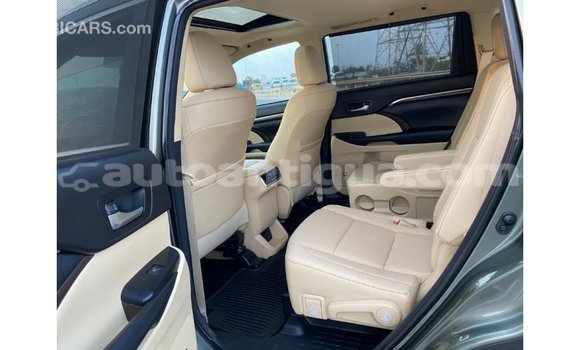 Buy Import Toyota Highlander Green Car in Import - Dubai in Antigua Buy Import Toyota Highlander Green Car in Import - Dubai in Antigua