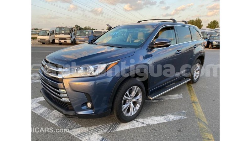 Big with watermark toyota highlander antigua import dubai 1554