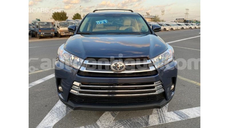 Big with watermark toyota highlander antigua import dubai 1554