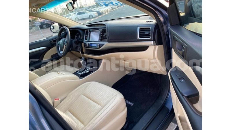 Big with watermark toyota highlander antigua import dubai 1554