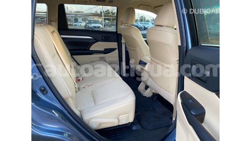 Big with watermark toyota highlander antigua import dubai 1554