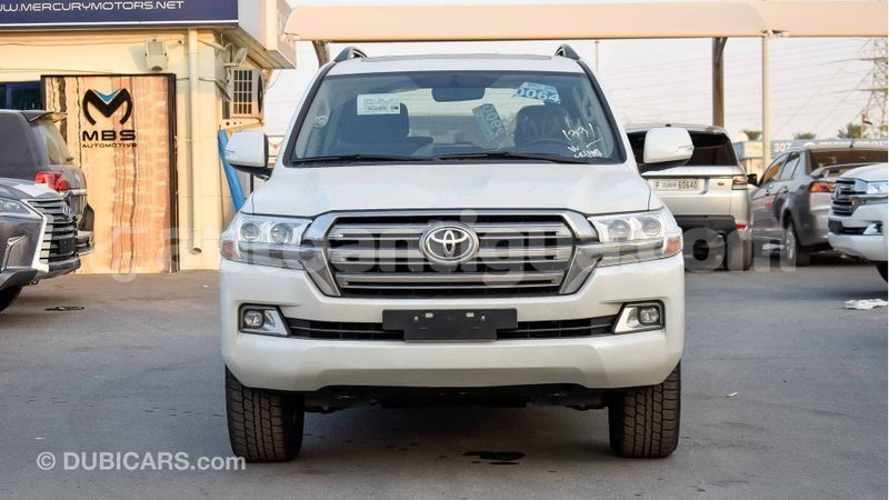 Big with watermark toyota land cruiser antigua import dubai 1558