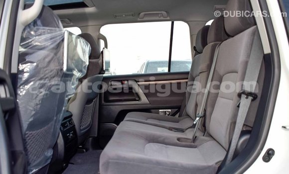 Buy Import Toyota Land Cruiser White Car in Import - Dubai in Antigua Buy Import Toyota Land Cruiser White Car in Import - Dubai in Antigua