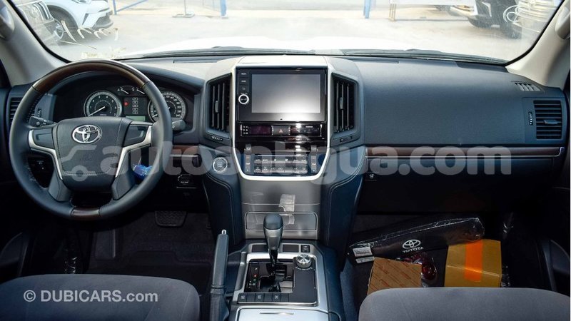 Big with watermark toyota land cruiser antigua import dubai 1558